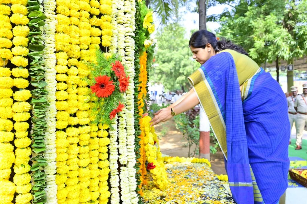 పోలీసు అమరుల త్యాగాలు వెలకట్టలేనివి