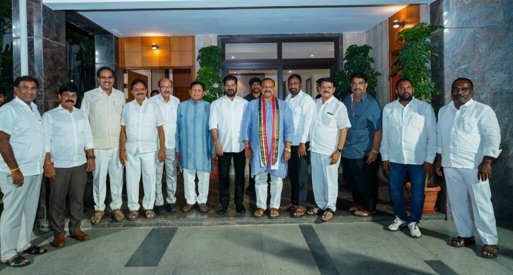 నిజామాబాద్ జిల్లా అభివృద్ధిపై సీఎంతో జిల్లా నేతల సమావేశం