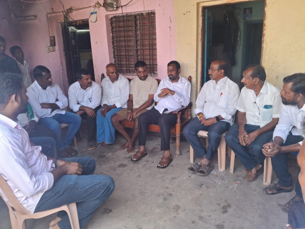 Manala Mohan Reddy consoled the affected families
