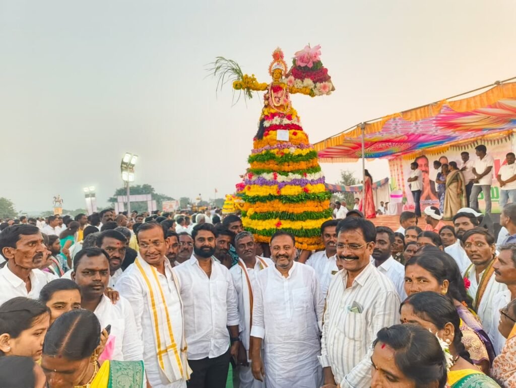 జుక్కల్ గడ్డపై బతుకమ్మ సంబరాల మహోత్సవం