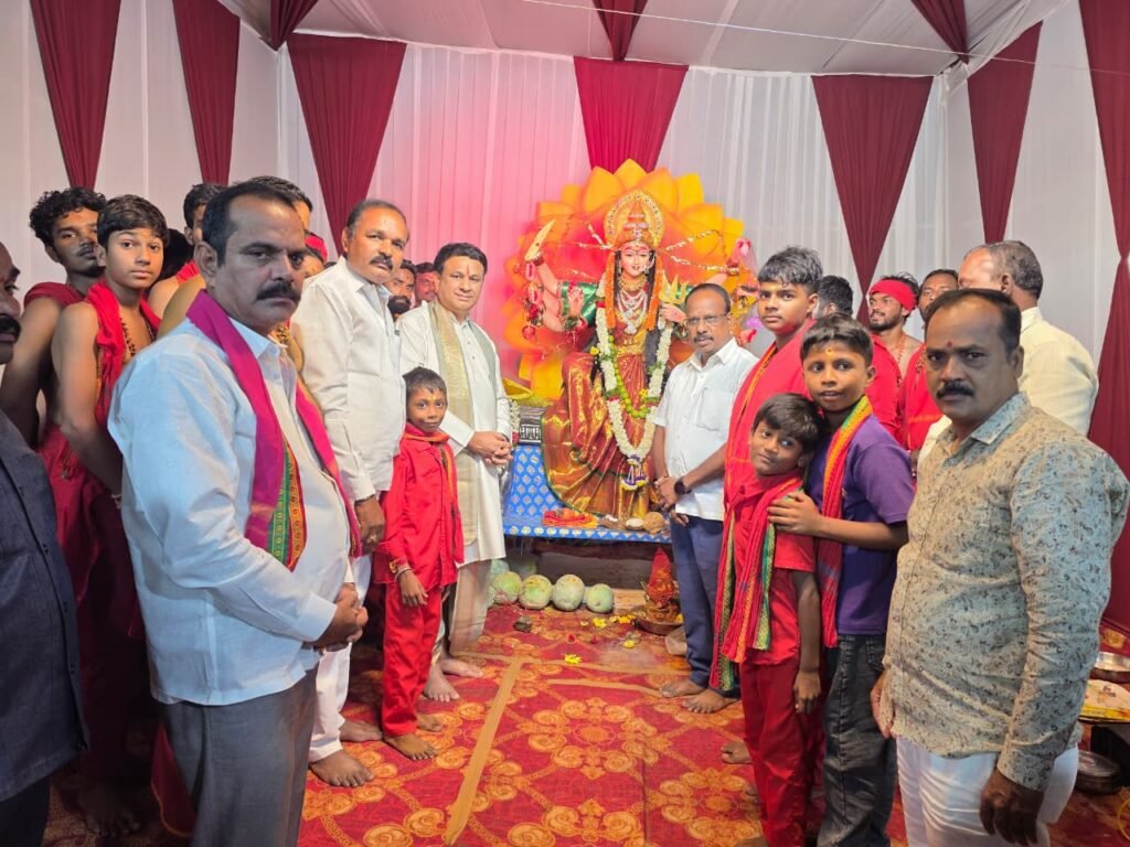 Former MLA Ganesh Bigala visited Durga Mata pandals in the city.