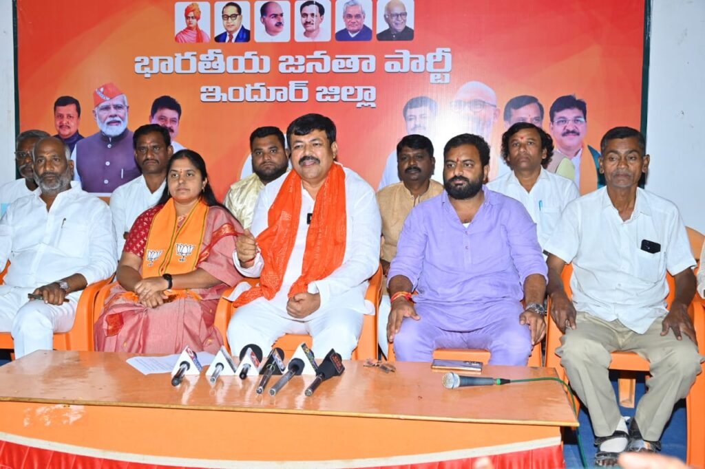 సీఎం, రూరల్ ఎమ్మెల్యేల చేతగాని తనం వల్లే ఆర్ వోబి పనులు ఆలస్యం